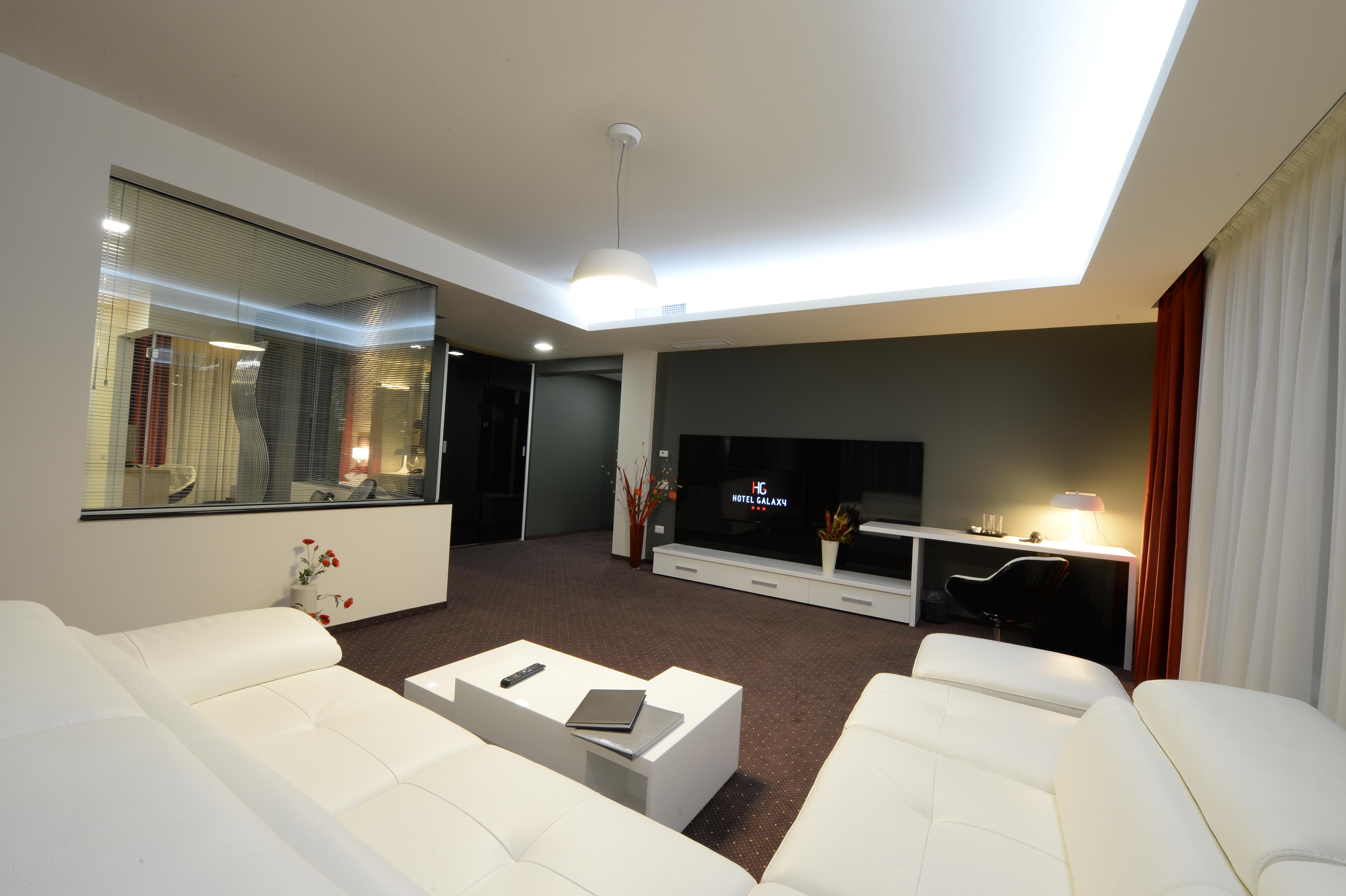 Hotel Galaxy Dumbravita  Екстериор снимка