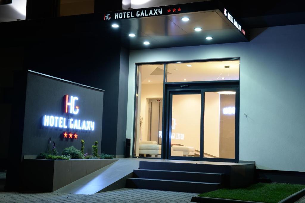 Hotel Galaxy Dumbravita  Екстериор снимка